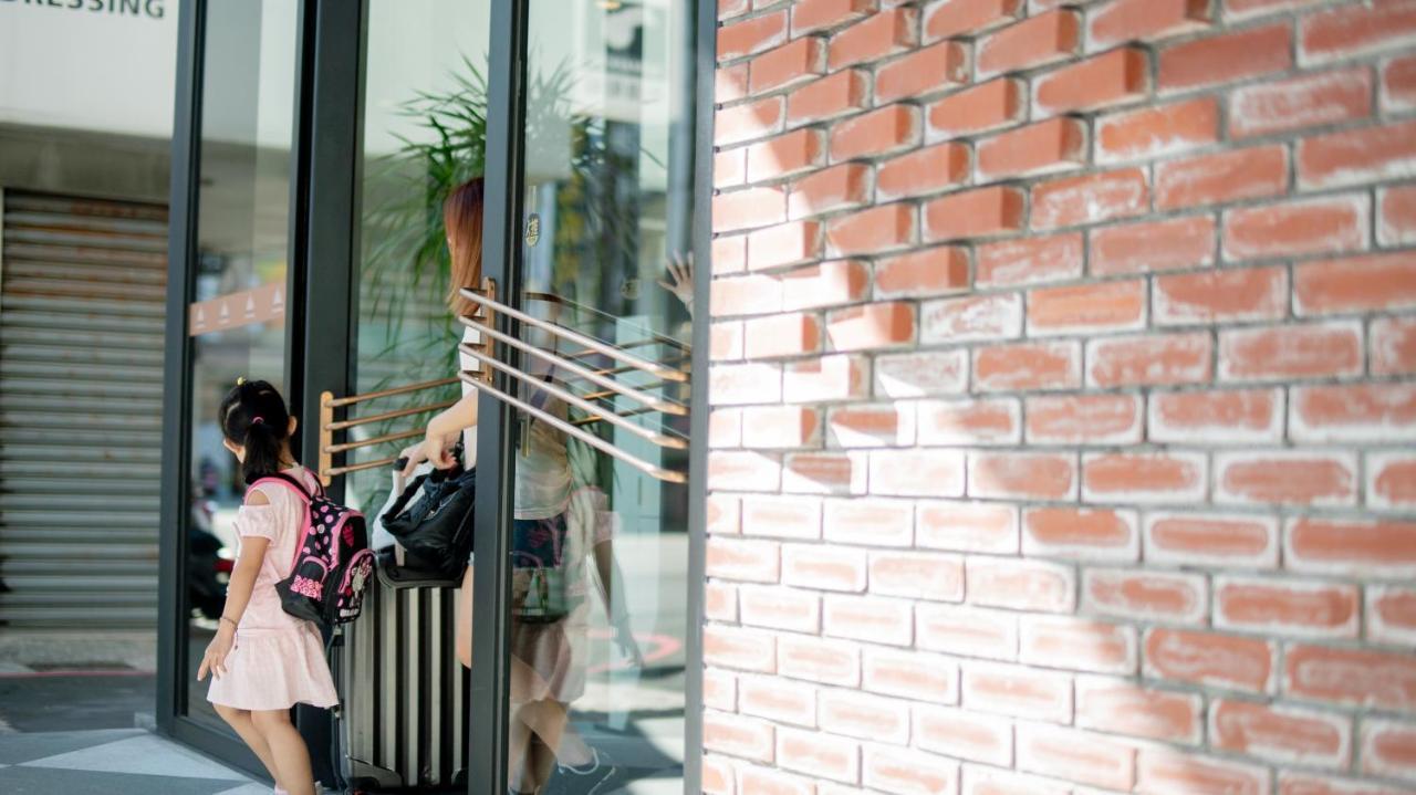 Hotel East Taichung Exteriör bild
